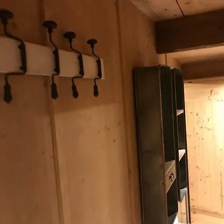 Zaunwiesen Selbstversorgerhuette מיטרסיל